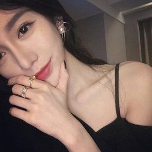 Meet your Posher, Detra